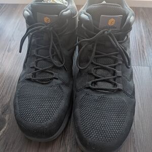 Men's Black Athletic Shoes